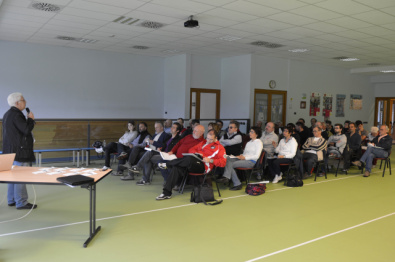 Il Consigliere Federale e presidente del CR Trento dott. Stefano Osele dà il benvenuto ai partecipanti al seminario