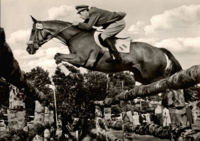 Raimondo D'Inzeo con il famoso cavallo Posillipo