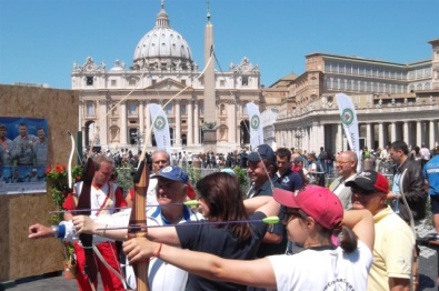 Il tiro con l'arco in Piazza San PIetro