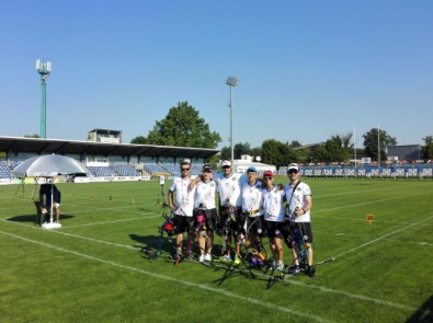 Gli azzurri sul campo di gara di Bucarest