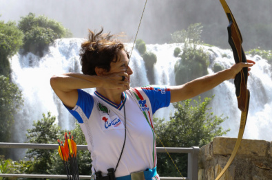 Iuana Bassi al tiro alla Cascata delle Marmore