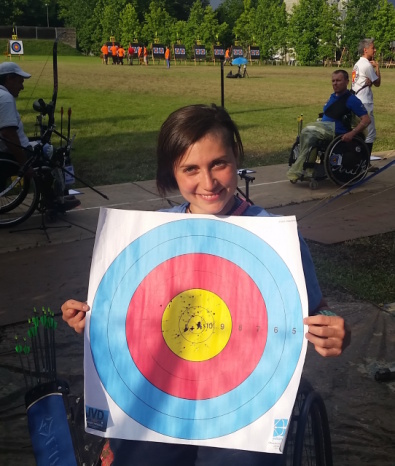 Eleonora Sarti col bersaglio del record mondiale