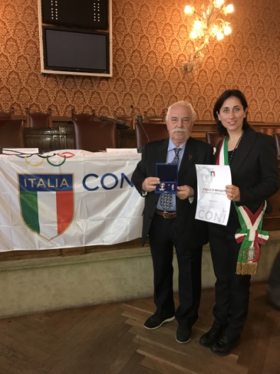 Mario Marin riceve la stella di bronzo