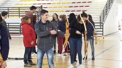 Giovani arcieri al tiro