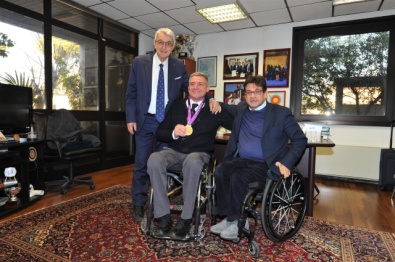 Il Presidente Scarzella e il Presidente Pancalli con Oscar De Pellegrin