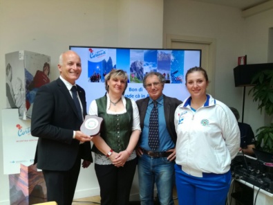 Il Consigliere Tombesi e Anastasia Anastasio alla conferenza stampa di Cortina