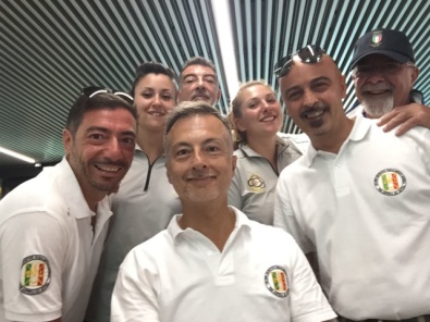 Il gruppo in partenza per la gara