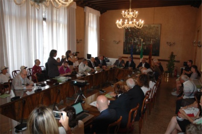 Il tavolo dei relatori nella Sala Pedenin a Palazzo Balbi, sede della Giunta Regionale del Veneto