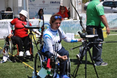 Elisabetta mijno esulta dopo la vittoria dello shoot off