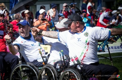 La squadra compound campione del mondo in carica