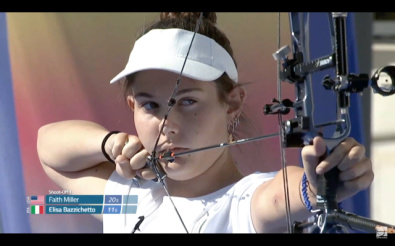 Elisa Bazzichetto al tiro durante la finale