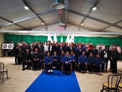 Foto di gruppo al termine dell'inaugurazione