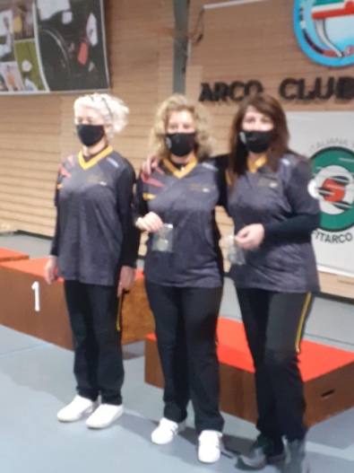 Fantini, Rufo e Papa festeggiano il primato italiano master arco nudo