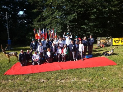 Gli azzurri festeggiano il primo posto nel medagliere