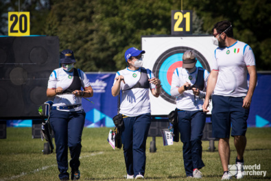 Le azzurre del ricurvo con il coach Amedeo Tonelli