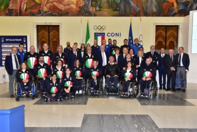 Foto di gruppo con tutti i premiati