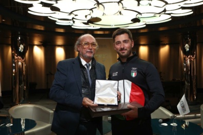 Mauro Nespoli premiato da Gianni Merlo