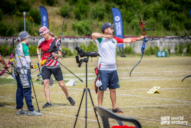 Nespoli e Andreoli durante la gara mixed team dell'arco olimpico