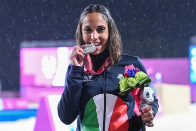 Vincenza Petrilli con l'argento vinto a Tokyo 2020